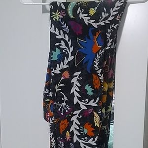 LulaRoe tall and curvy (TC2) leggings